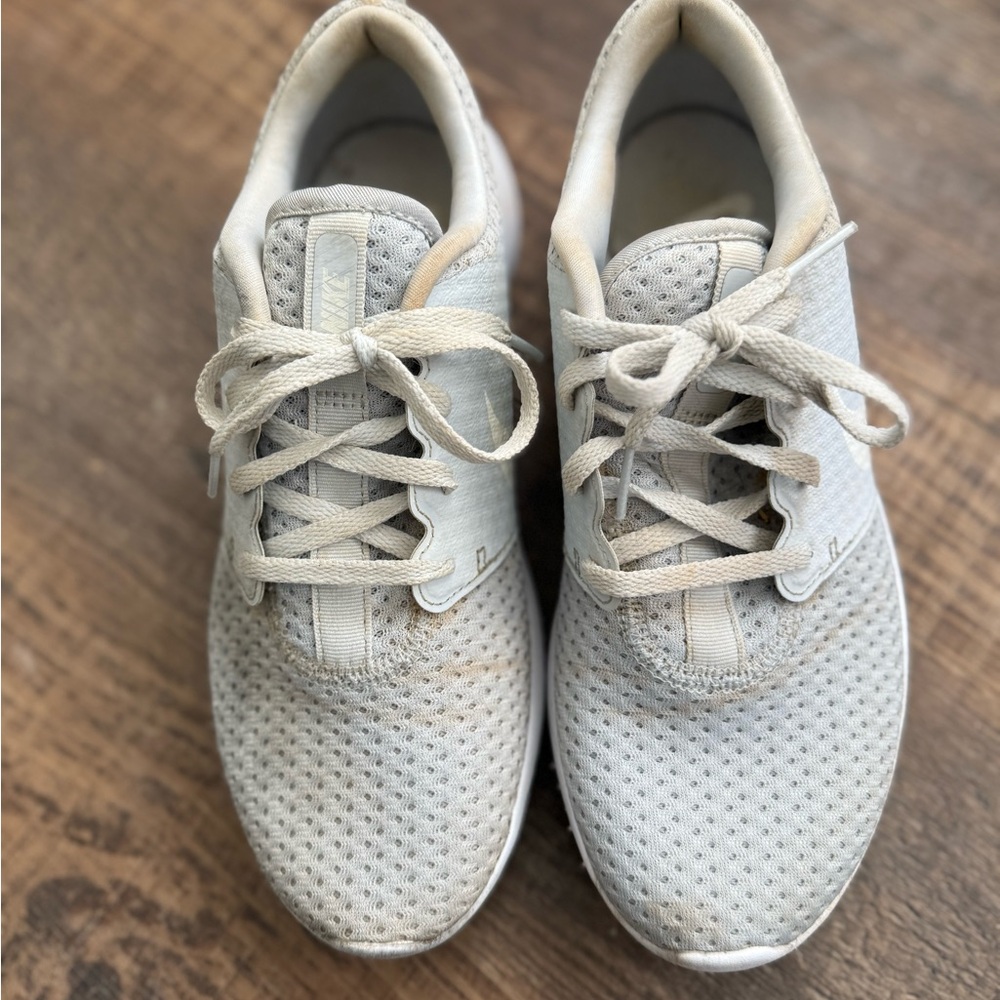 Nike Light Gray Roshe Golf Shoes